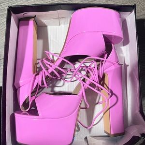 VERONY LACE UP OPEN PEEP TOE STATEMENT BLOCK HEEL IN PINK PATENT